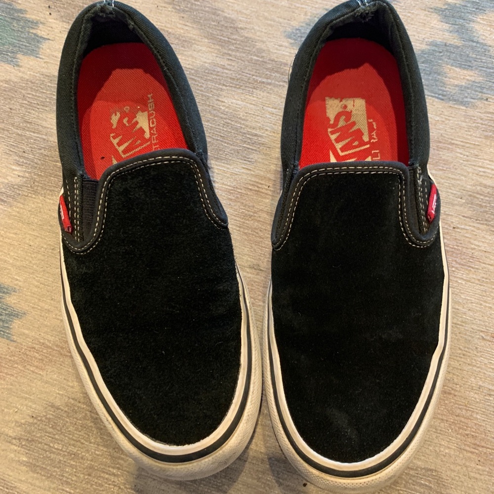 Black Vans Slip On